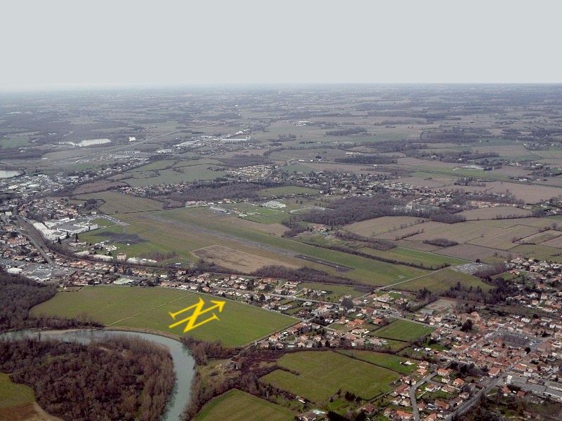 photographie aérienne de Aire sur L'Adour - LFDA